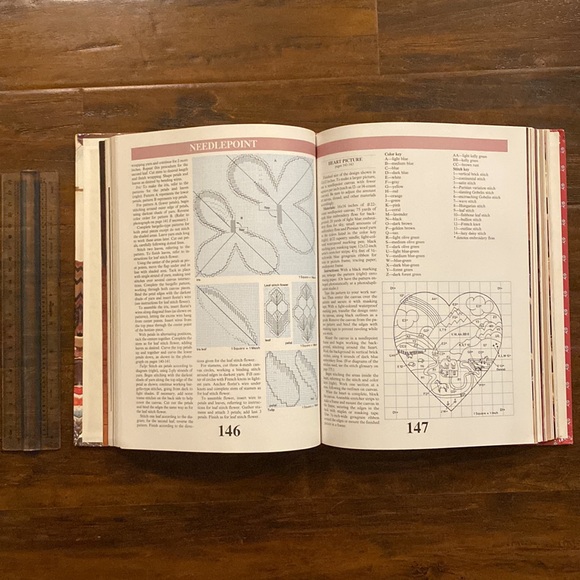 Vintage Better Homes and Gardens Treasury of Country Crafts and Foods - Picture 4 of 6